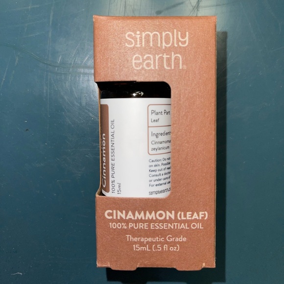 Simply Earth Cinnamon Essential Oil - Picture 5 of 6